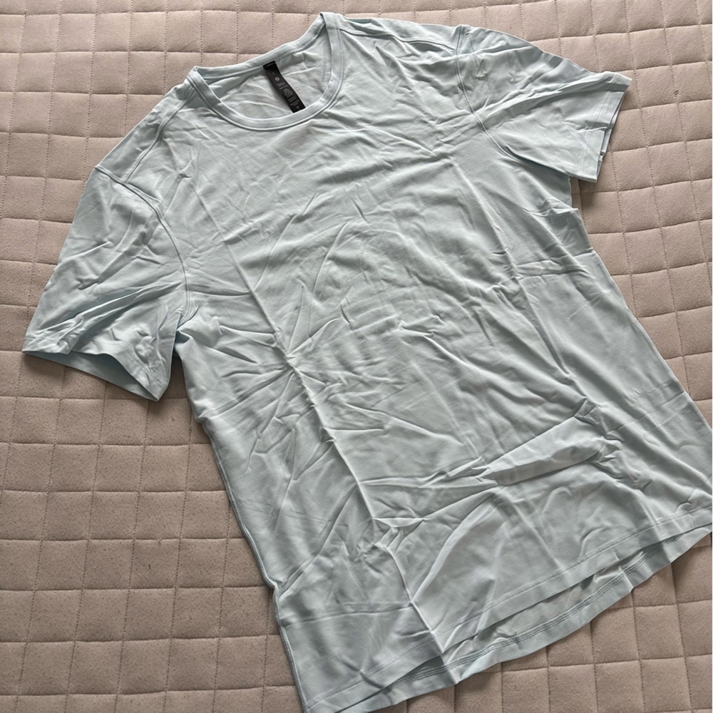 Lululemon Men’s Soft Light Blue Short Sleeve Crewneck Tee/T-Shirt